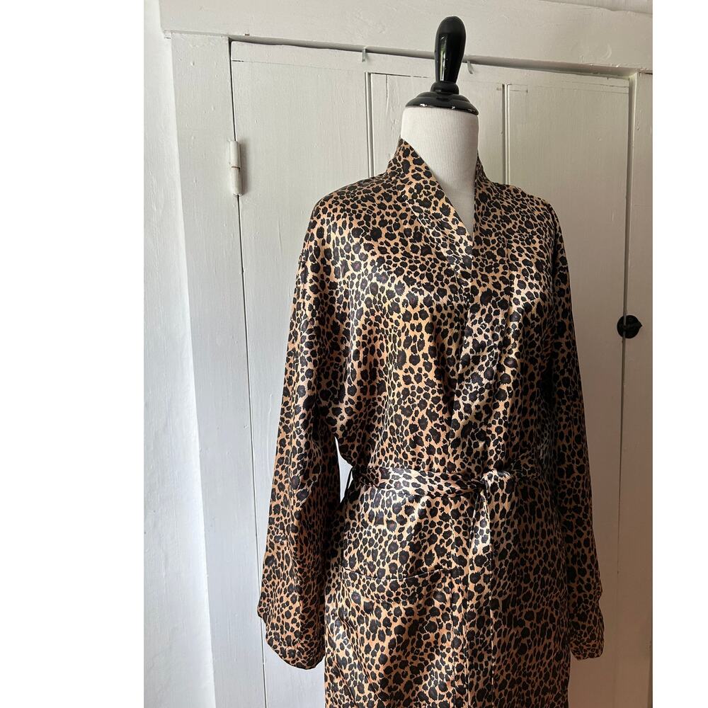Bloomingdale's Leopard Print Robe One Size Long K… - image 2